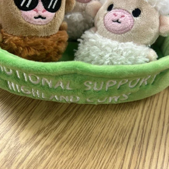 Emotional Support Highland Cows Plush Set with Basket - Perfect Gift for All Age - Picture 3 of 7